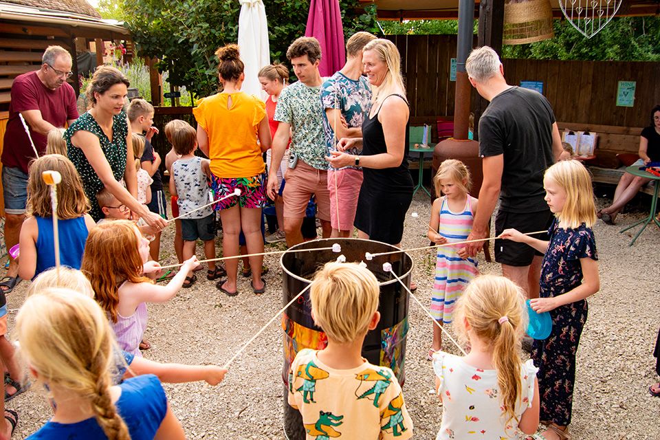 marsmallows roosteren op de camping